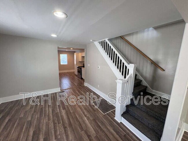 Photo - 3729 N Kenwood Ave