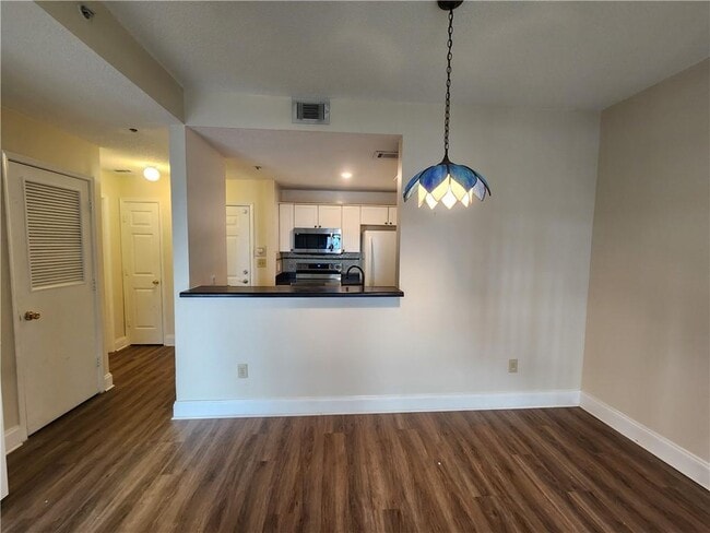 Photo - 1074 Peachtree Walk NE Unit B522