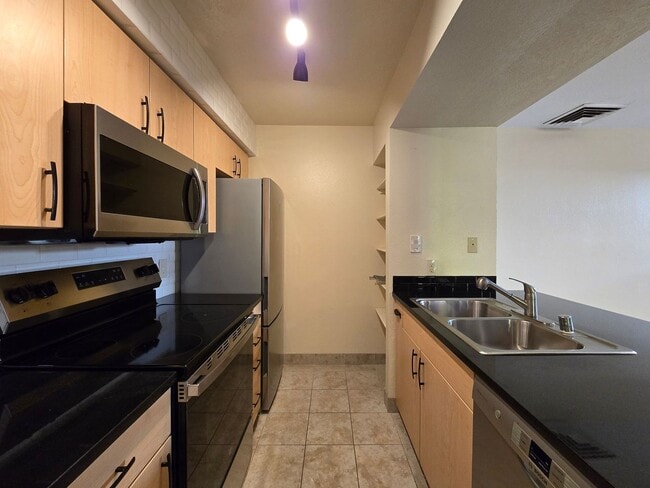 Photo - 941 Calle Mejia