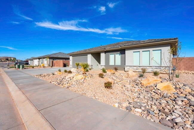 Photo - 4 bedroom 2 Bath Home in Desert Edge Cove - RV parking!