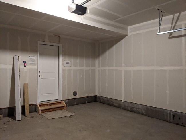 Garage - 14925 E Belleview Dr