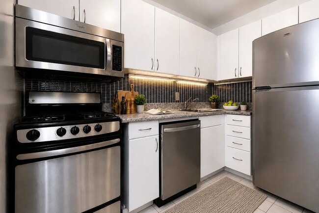 Photo - 460 W 20th St Unit 6H