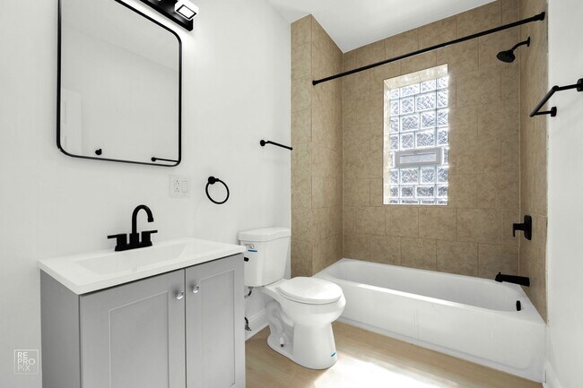 Photo - 602 N Lorel Ave