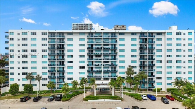 Photo - 7525 E Treasure Dr Condo Unit 411
