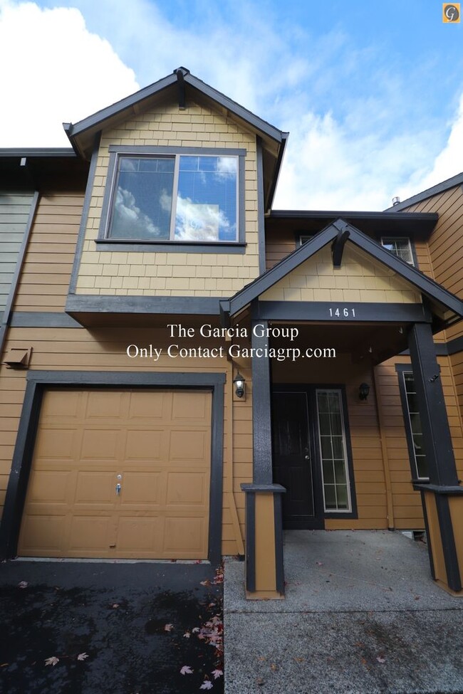 Lovely Townhome in Scenic Troutdale! - Lovely Townhome in Scenic Troutdale!