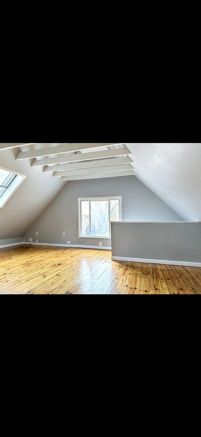 Building Photo - 115 Highland Ave Unit 3