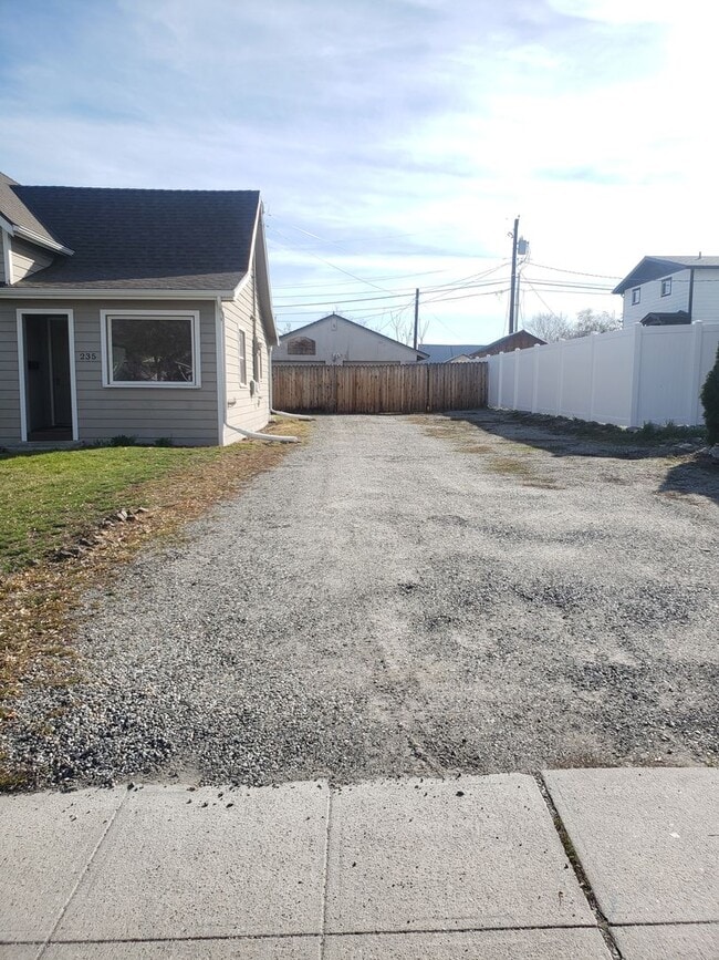 Photo - 2+ Bedroom, 2 bathroom Charming Home Avail...