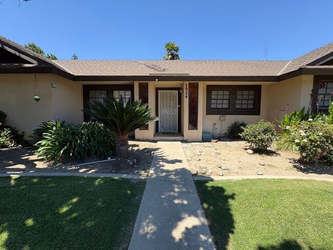 Building Photo - 4144 Unit 3924
