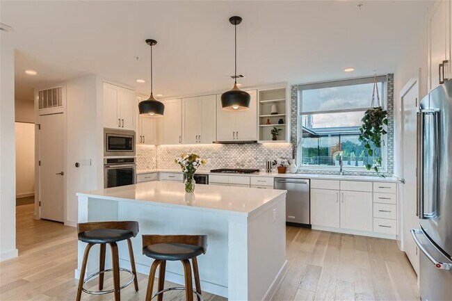 Photo - 900 S 1st St Unit 421