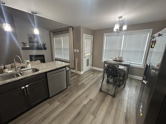 Photo - 513 Burgess CT