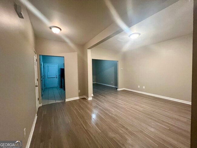 Photo - 1005 Mill Creek Way