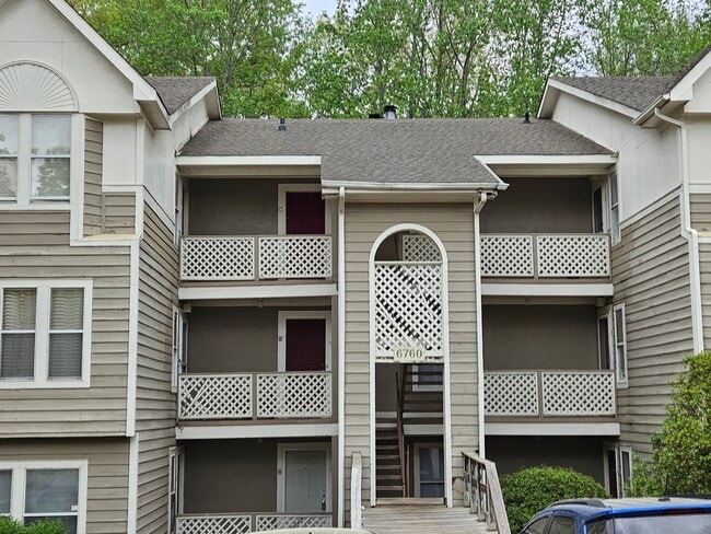 Building Photo - 1004 Brookhollow Dr