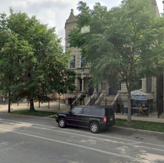 Building Photo - 1513 N California Ave Unit 3R