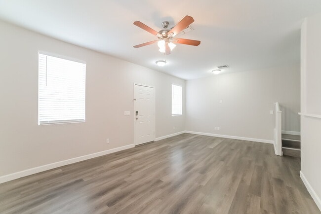 Photo - 5157 W Warner St