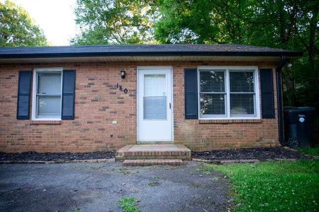 2 Bedroom Duplex in Concord - 2 Bedroom Duplex in Concord Townhome