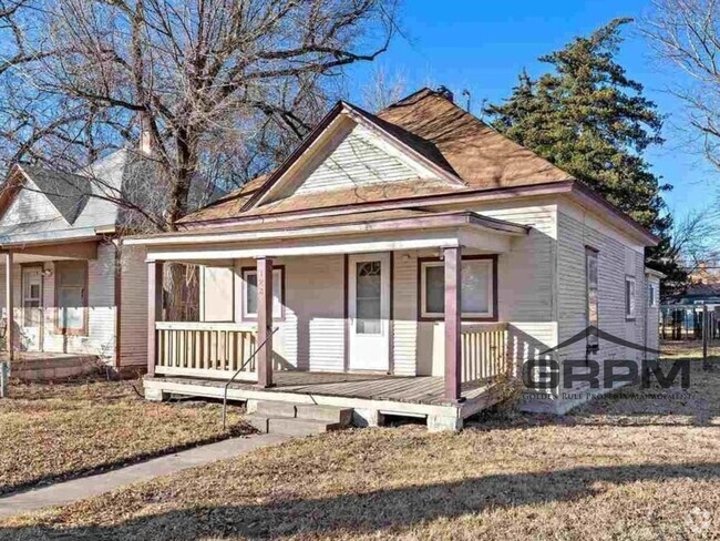 Building Photo - 2 Bedroom 1 Bathroom house