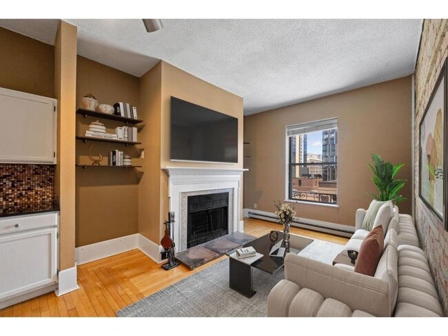 Building Photo - 609 S 9th St Unit 8