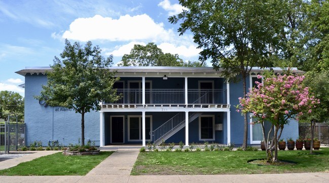Villas at Alamo Heights - Villas at Alamo Heights Apartments