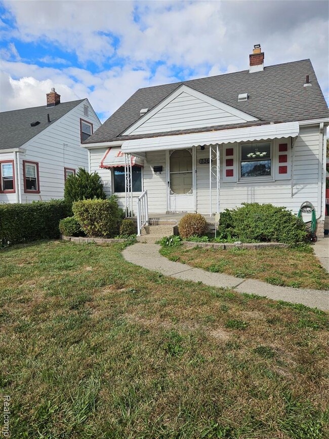 Building Photo - 736 Garfield Ave