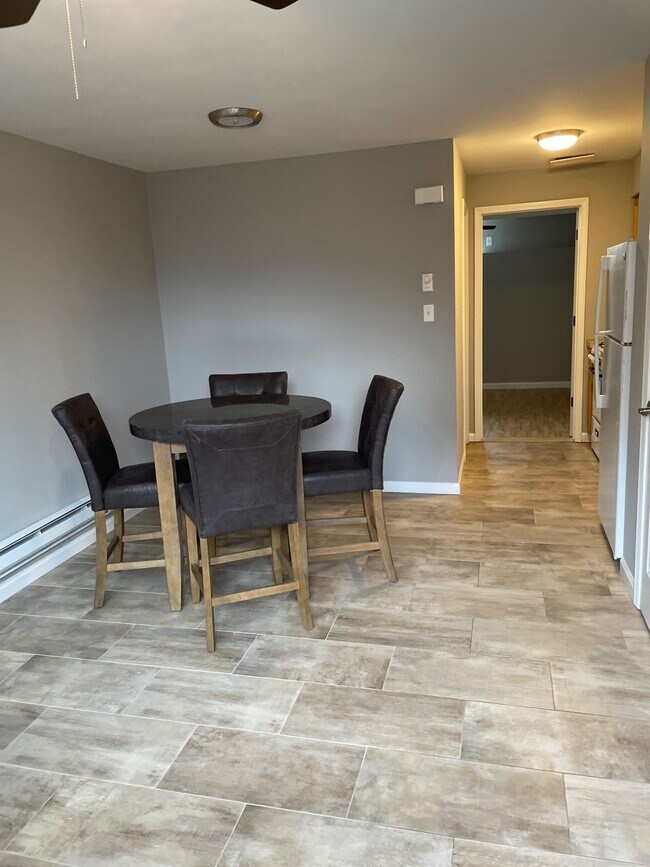 Photo - 98 Crabtree Ave Unidad 2