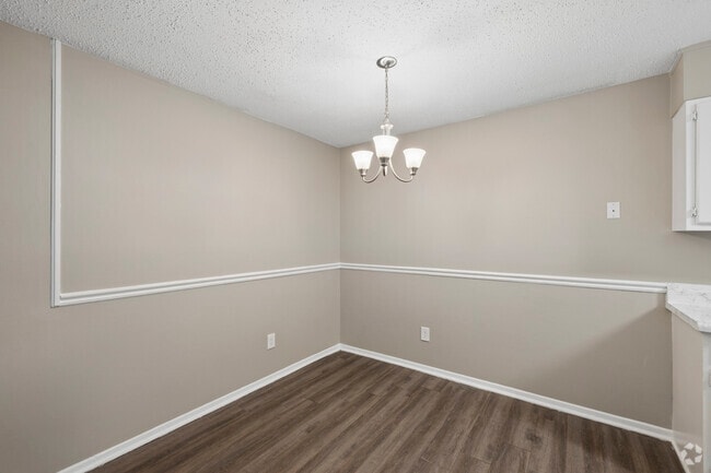 3BR, 2BA - 1,049SF - Dining Area