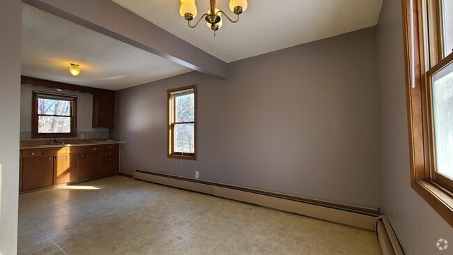 Building Photo - 902 N Hamilton St Rental
