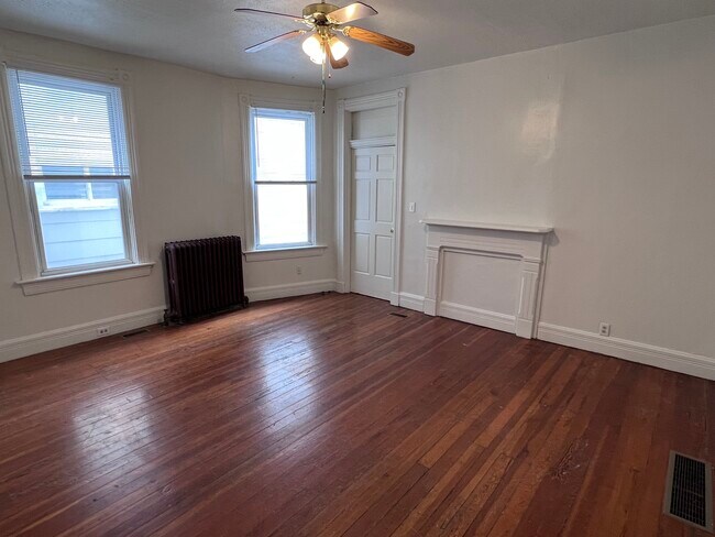 Photo - 2240 Victor St