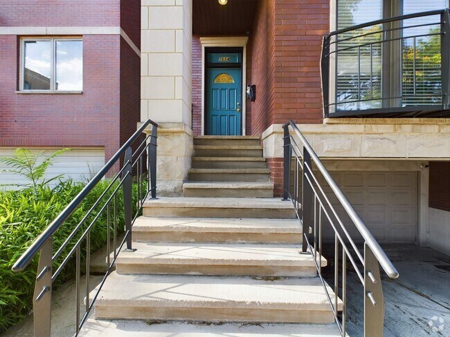 Building Photo - 1654 W Ohio St Unit 1 Rental