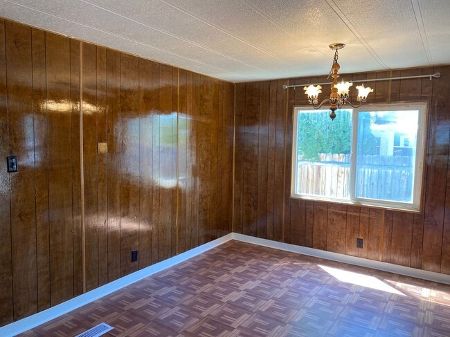 Photo - Large 3 bed 2 bath with fenced back yard