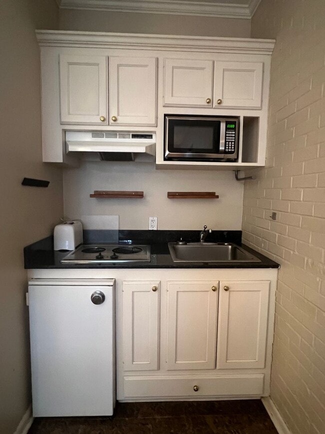 Photo - Bendel Gardens Apartment