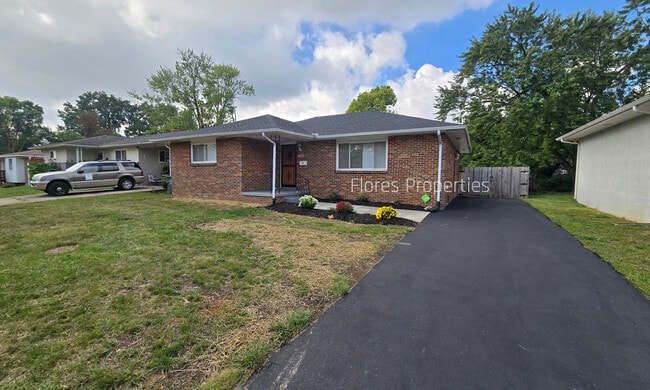 Photo - 1275 Geers Ave