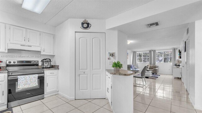 Photo - 6065 NW 186th St