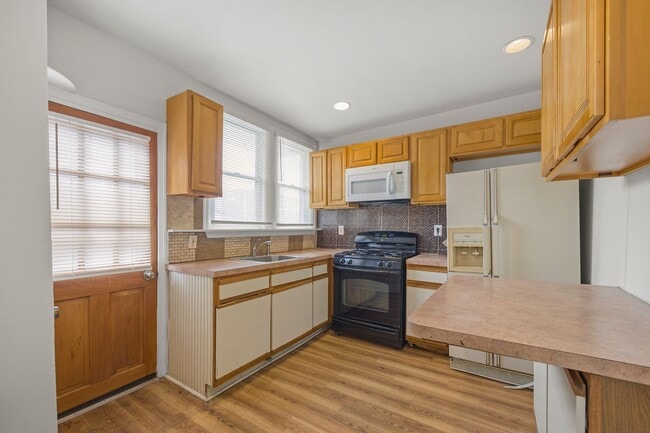 Photo - ???UPDATED 3 BEDROOMS AND 1BATH HOME LOCATED IN WEST OAK LANE