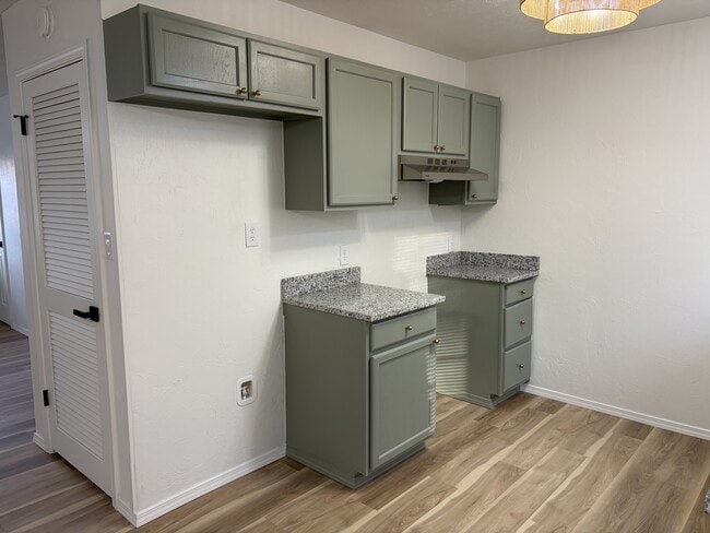 Photo - 522 W Highland St