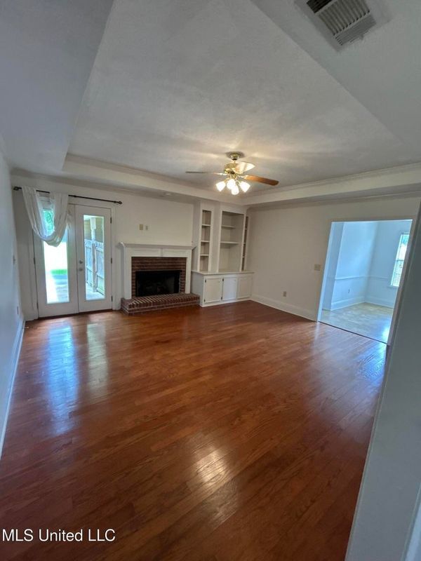 Photo - 204 Foxwood Cove