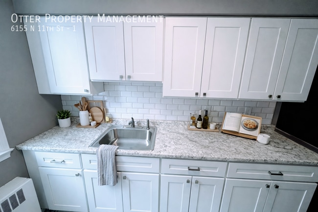 Photo - 6155 N 11th St Unidad 1