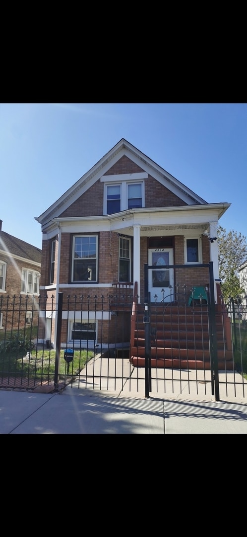 Building Photo - 4324 S Sacramento Ave Rental