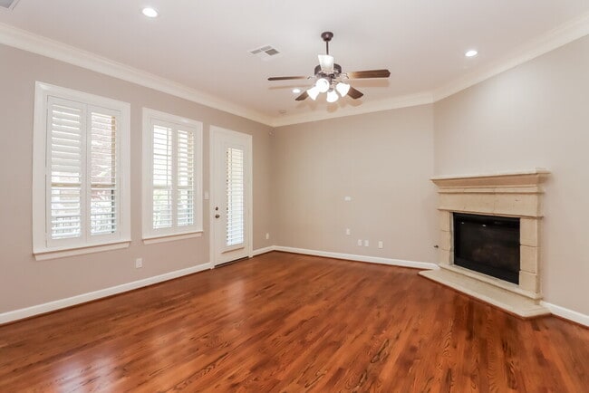 Photo - 1829 Oakdale St