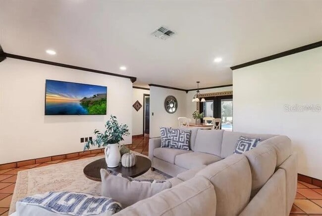 Photo - 2077 Racimo Dr