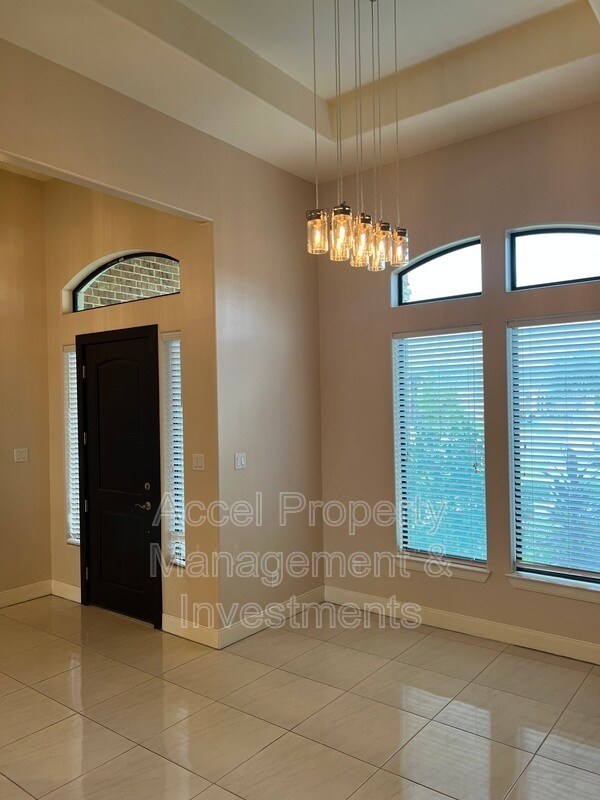 Photo - 711 N Abbott Ave