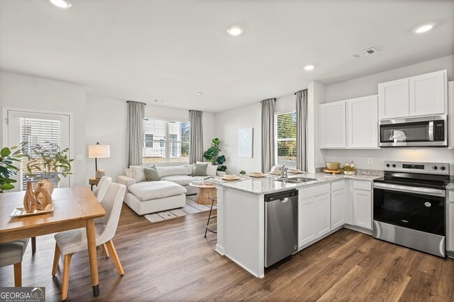 Photo - 15 Silverbell Ln NW