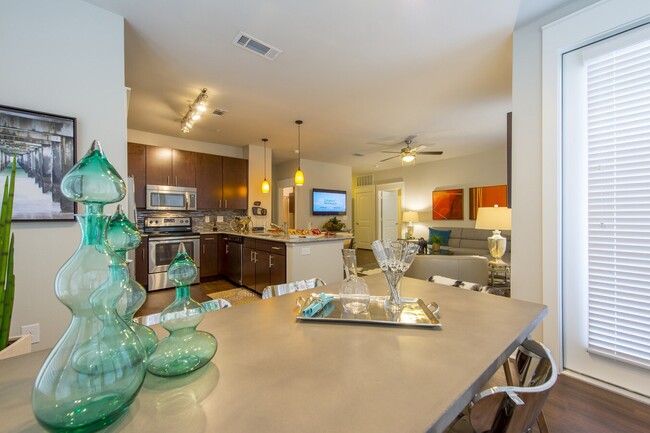 Photo - Make This Space Your Own! Unidad SMAS