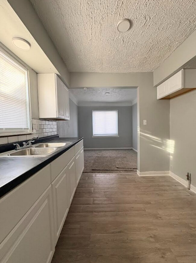 Photo - 18428 Stahelin Ave