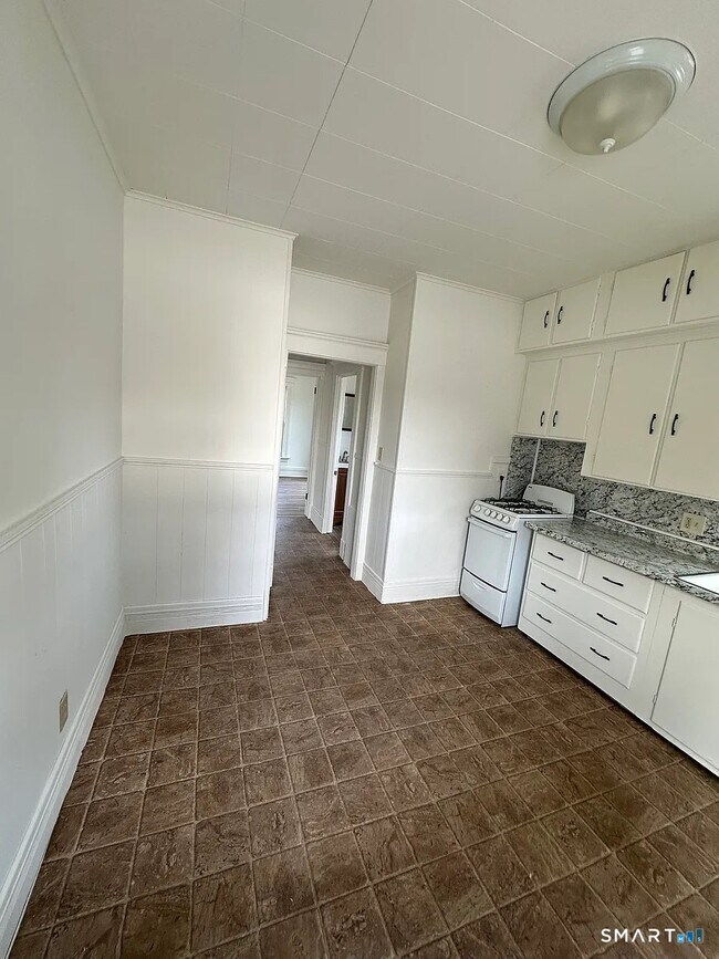 Photo - 173 Mansfield Ave