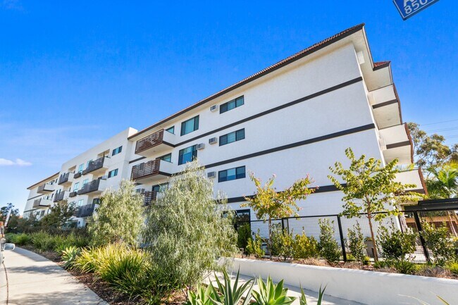 Sepulveda West Apartments