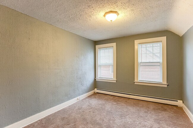 1368 W Minnehaha Ave