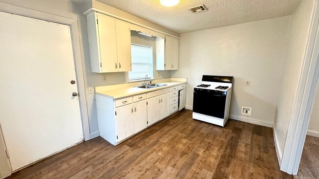 Photo - Savanna- Adorable two bedroom, one bath home.