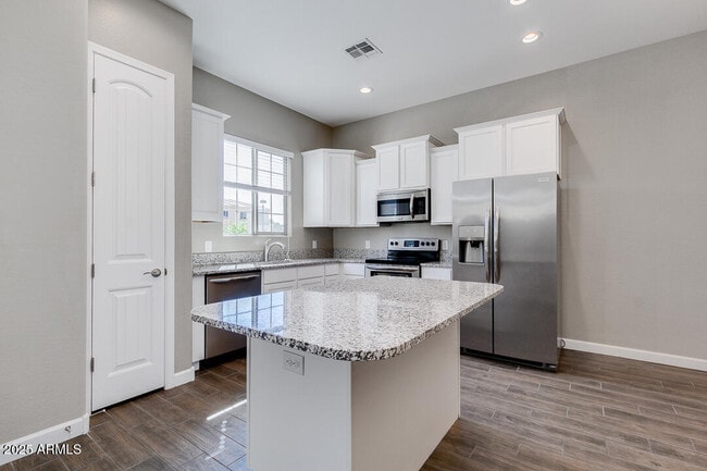 Building Photo - 1367 S Country Club Dr Rental