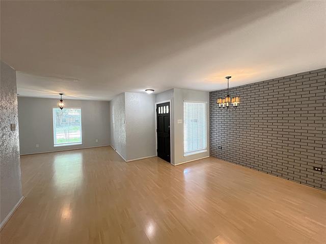 Photo - 804 Wateka Way