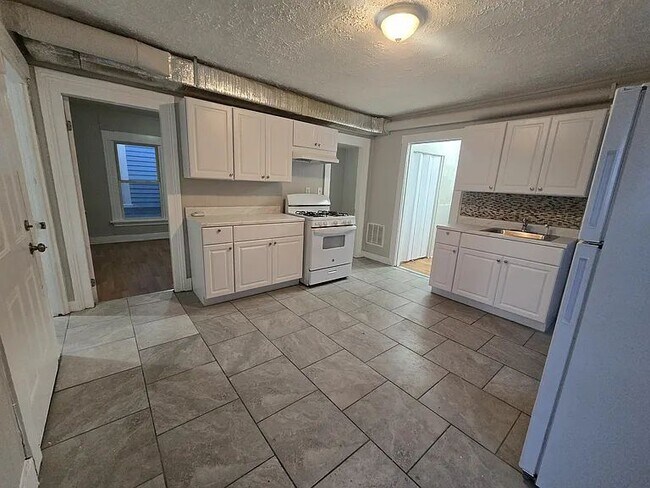 Photo - 187 Wolcott St Unidad #2